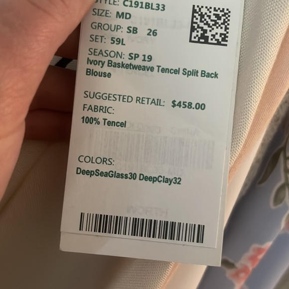 WORTH NEW YORK Ivory Basketweave Tencel Split Back
Blouse - Picture 8 of 8